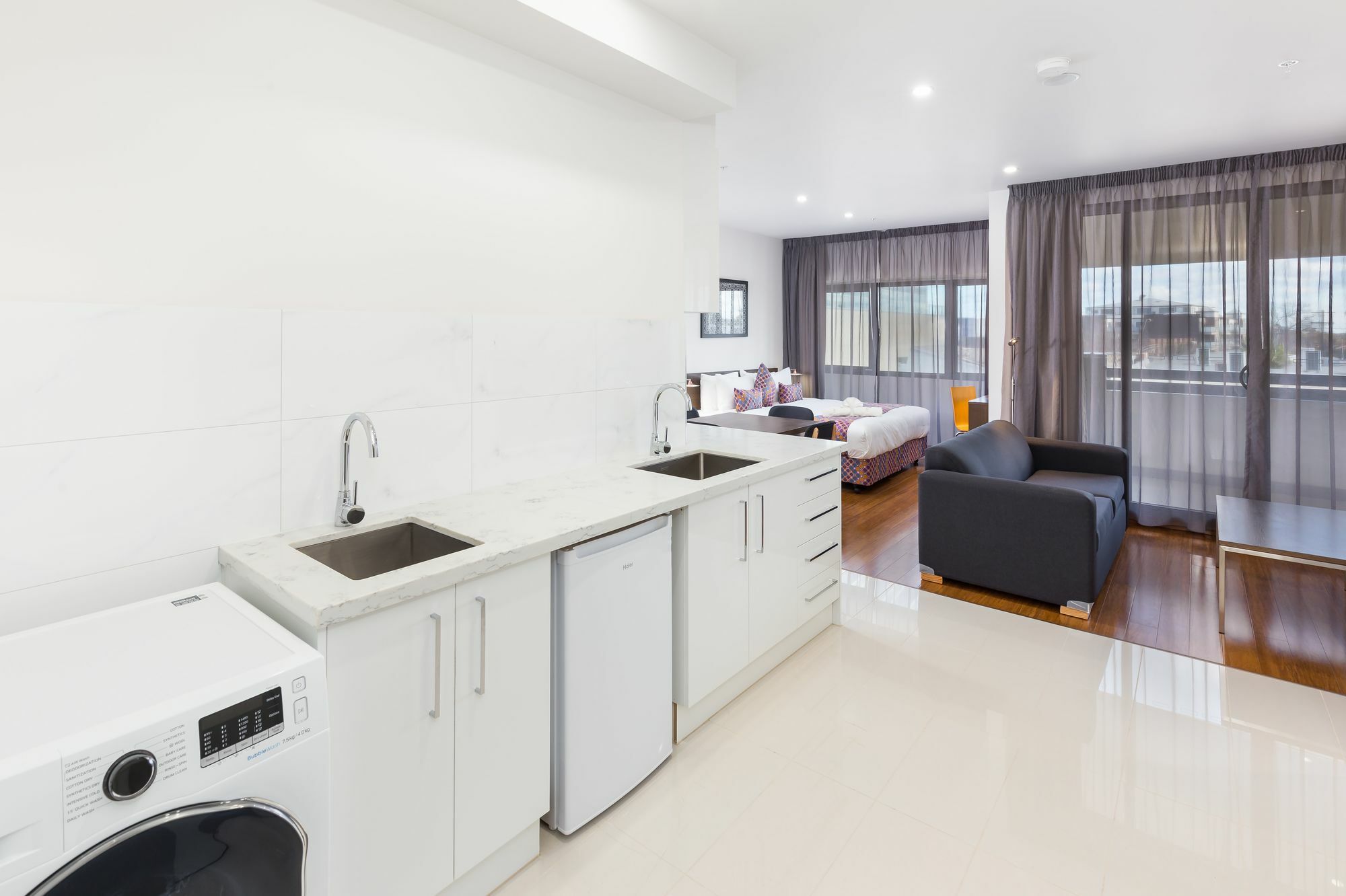 City Edge Dandenong Apartment Hotel Exterior foto